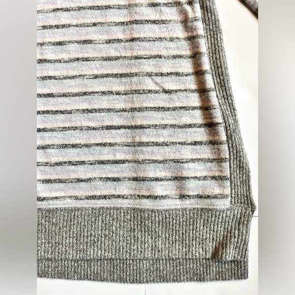Charlie B Striped Gray and White w Pastel Colors Women’s Sweater Size Small - Picture 3 of 16
